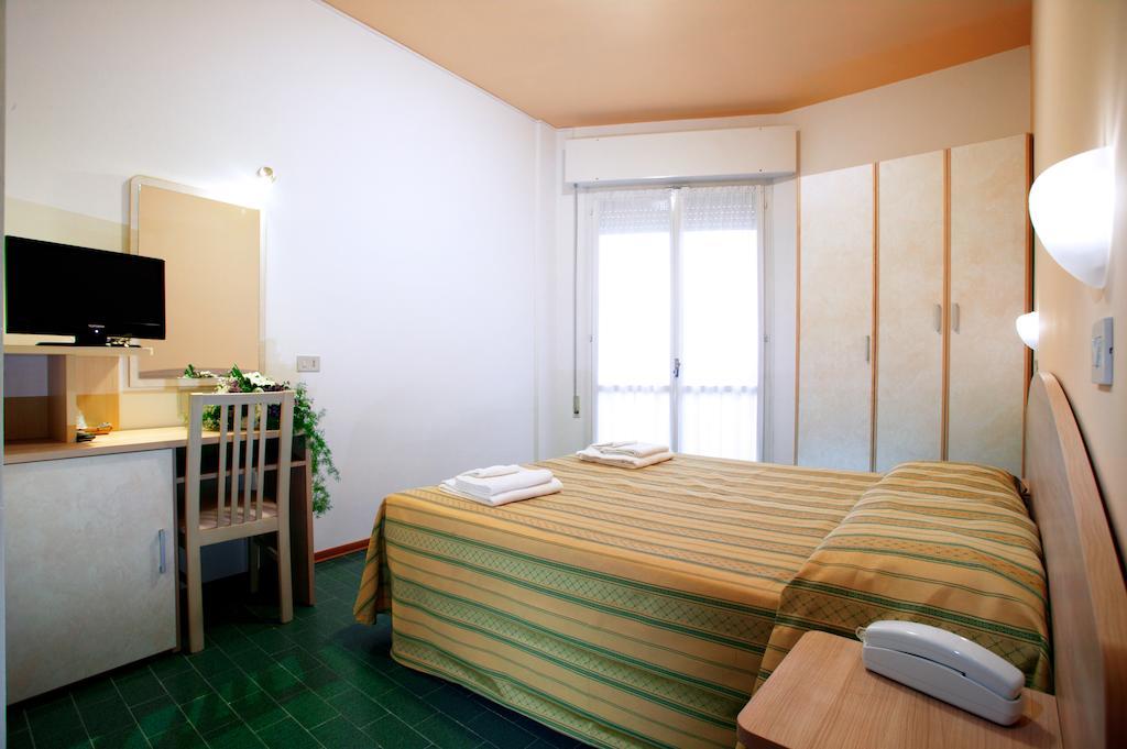 Hotel Globus Cesenatico Habitación foto